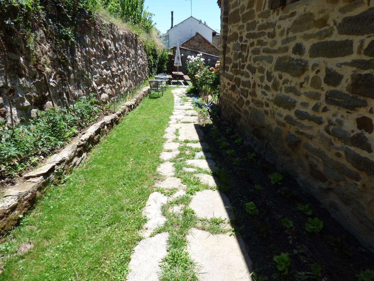La Posada De Pedrazales Bagian luar foto